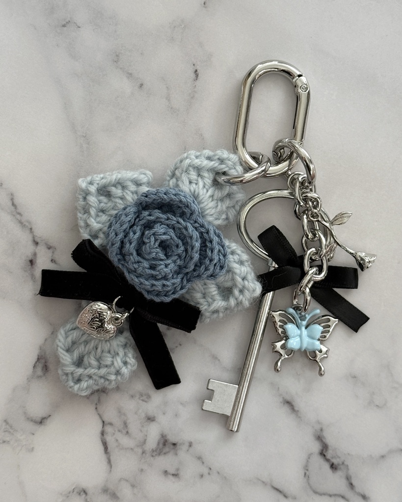 ✧ Rose cross Keychain