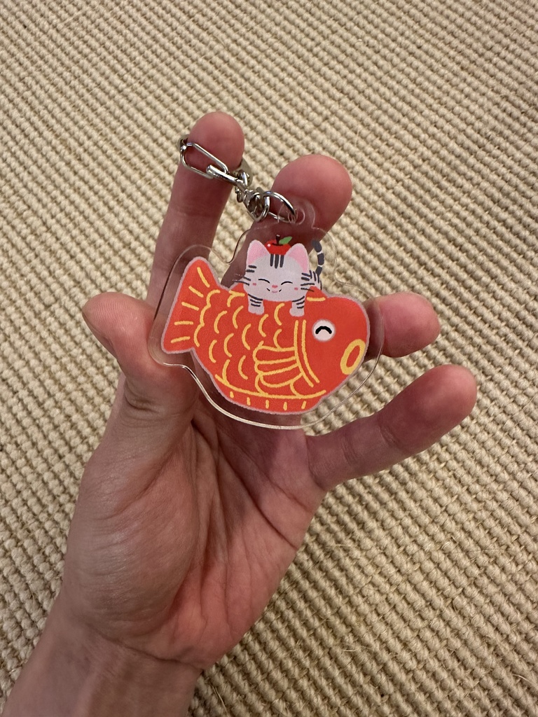 4つ限定りんごオリジナルアクキー（めでたいver直筆サイン付き）