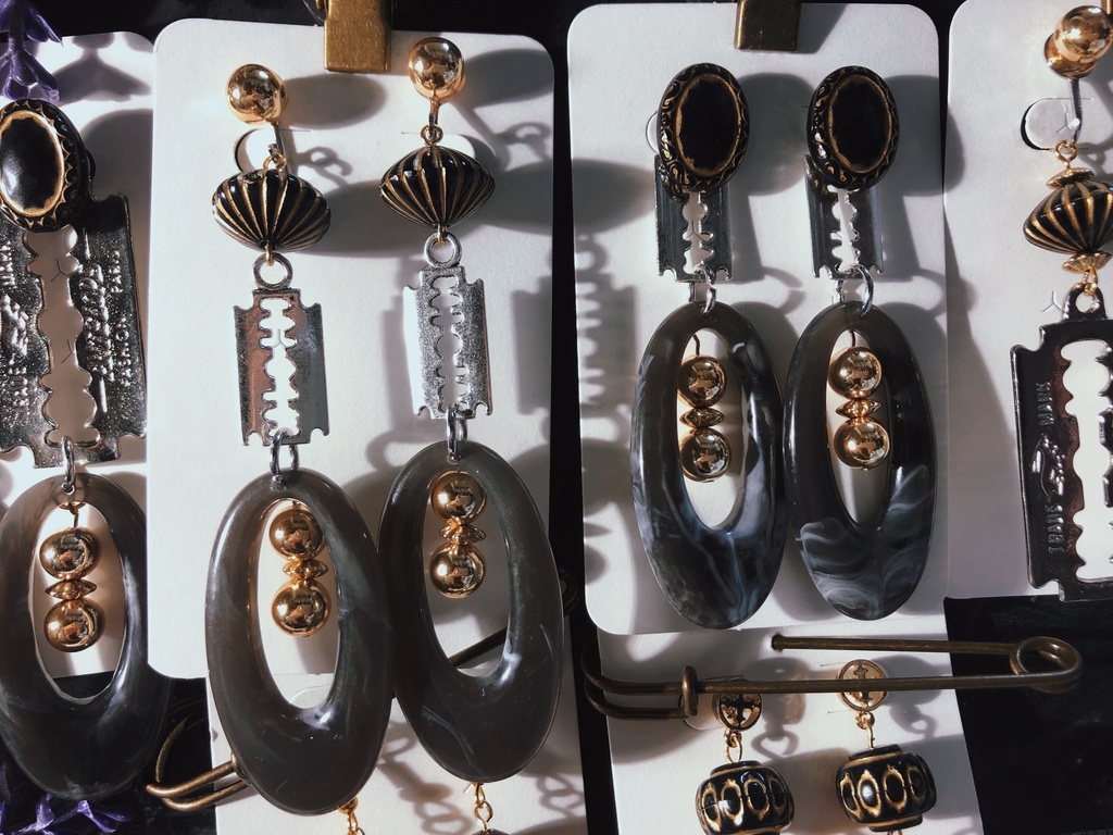 カミソリピアス/イヤリング
