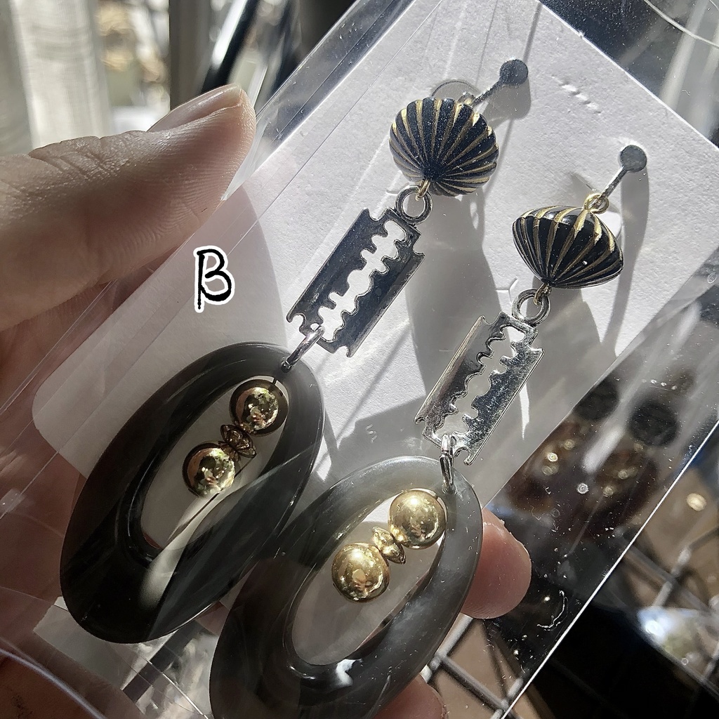 カミソリピアス/イヤリング
