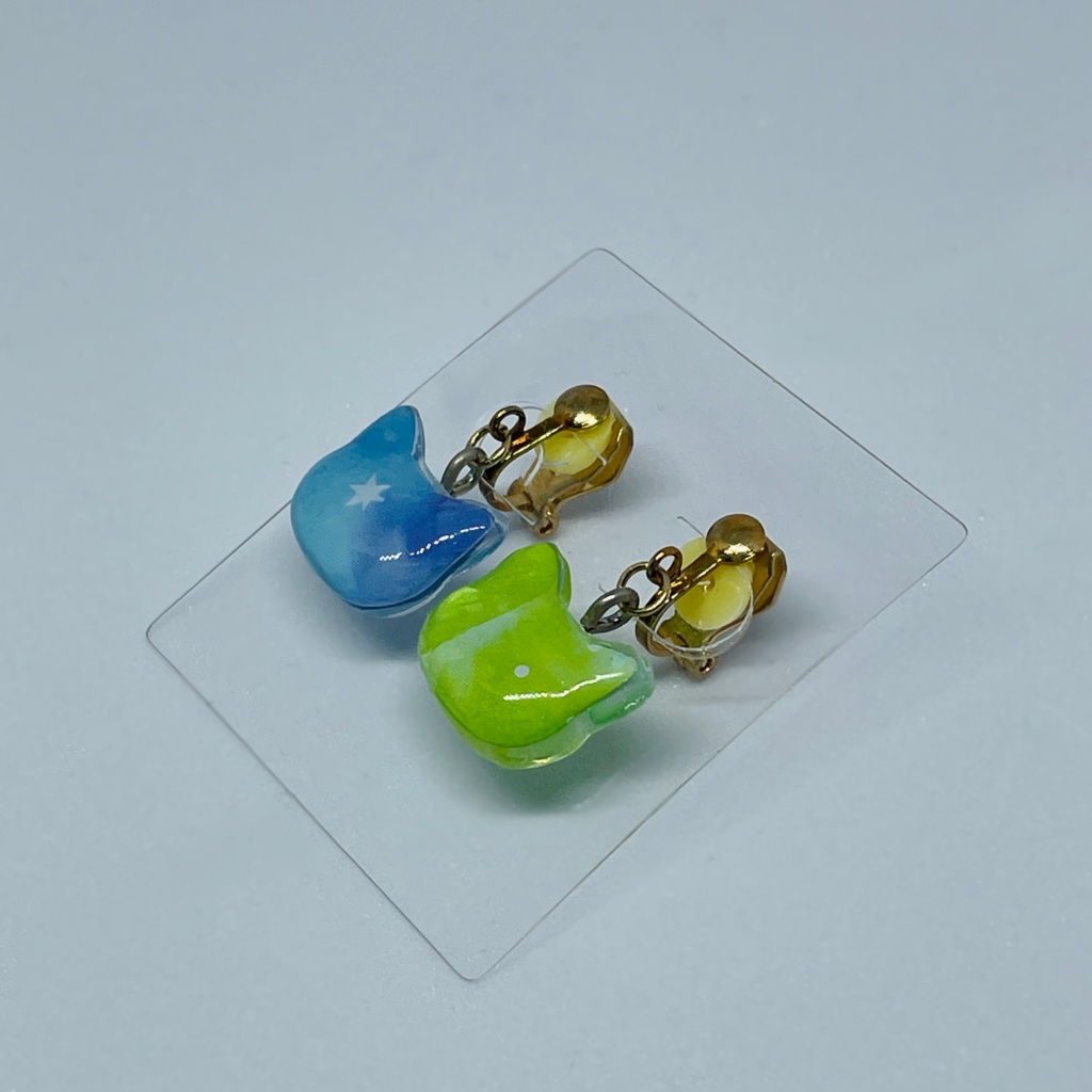 猫型レジンアクセサリー(ピアスorイヤリング) 水色、黄緑、ミックス
