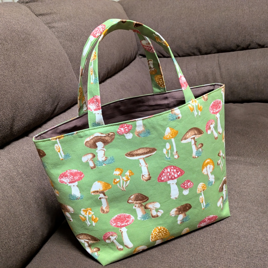 トートバッグ（きのこ🍄柄）