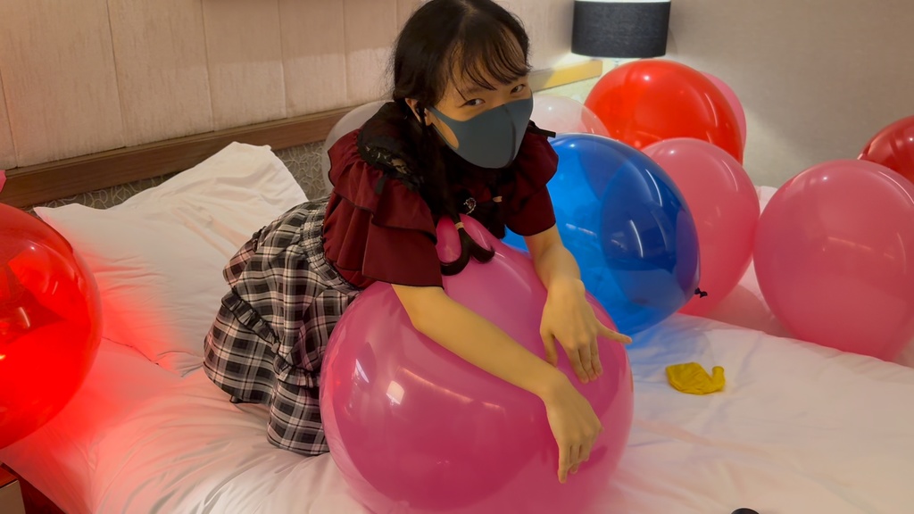 【怖い爪POP】えびちゃんの限界爪ツンツンチャレンジ♡