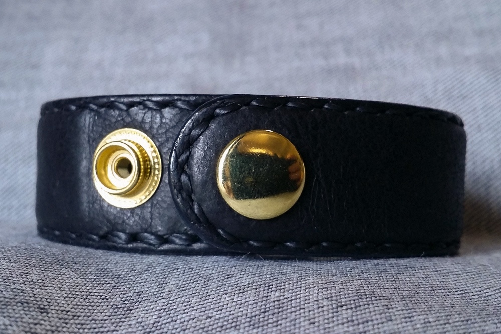 こっちみんなレザーブレスレット02