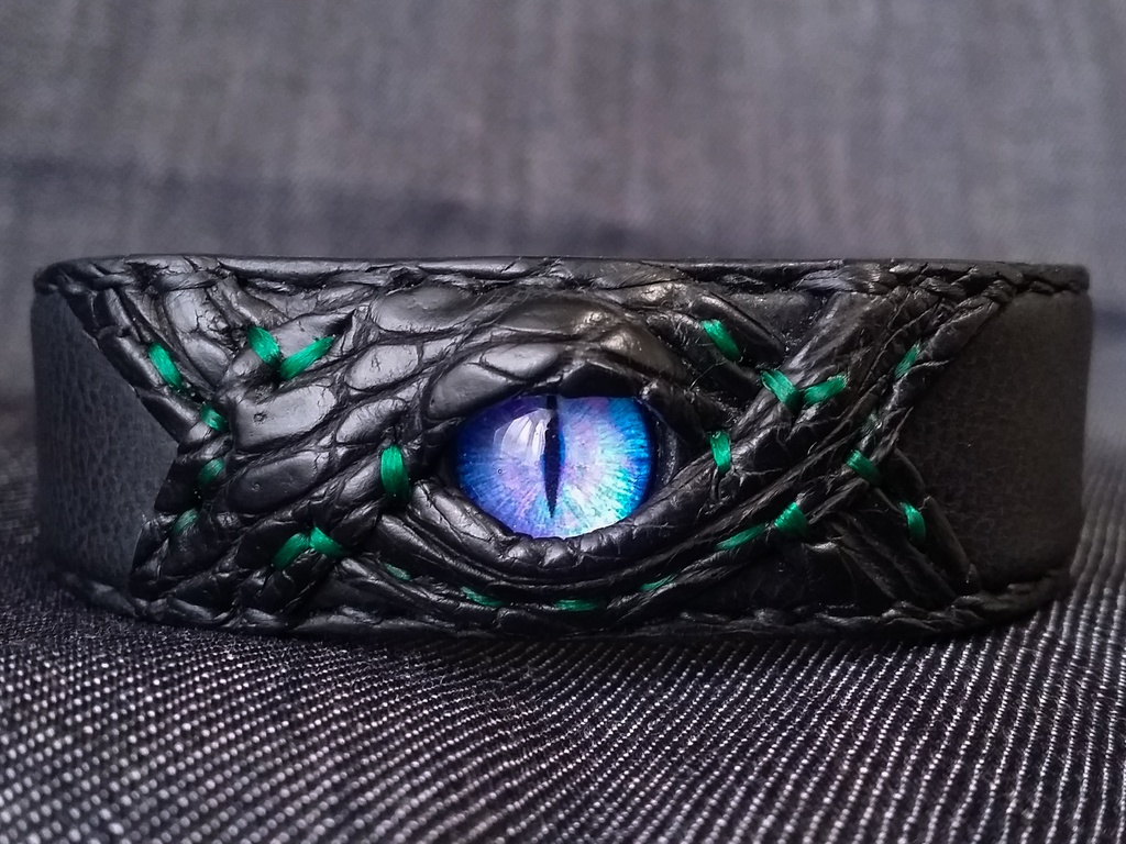 こっちみんなレザーブレスレット 黒鰐