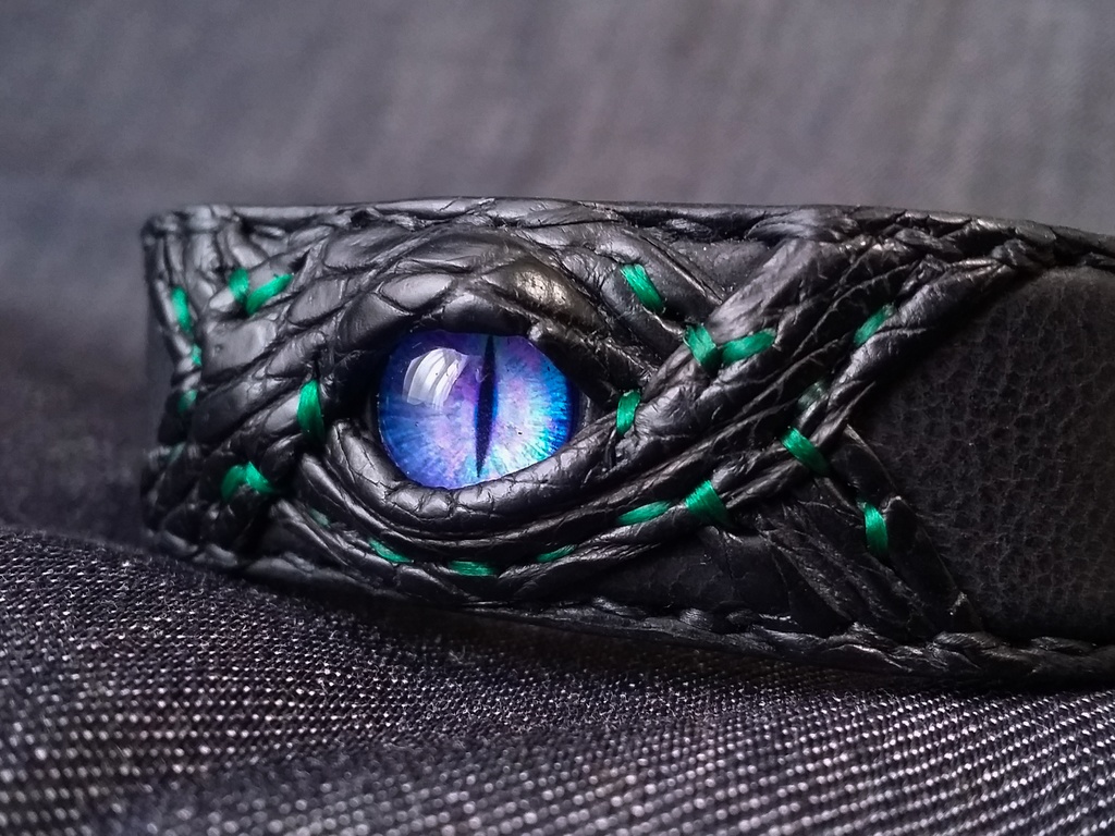 こっちみんなレザーブレスレット 黒鰐