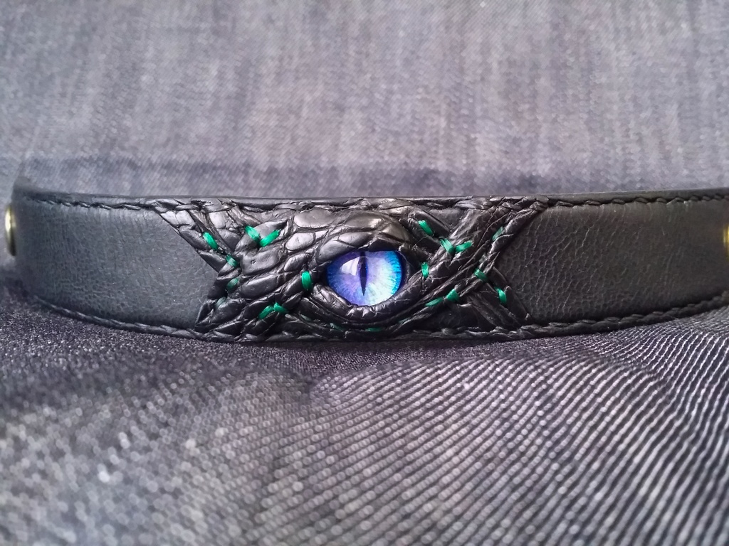 こっちみんなレザーブレスレット 黒鰐