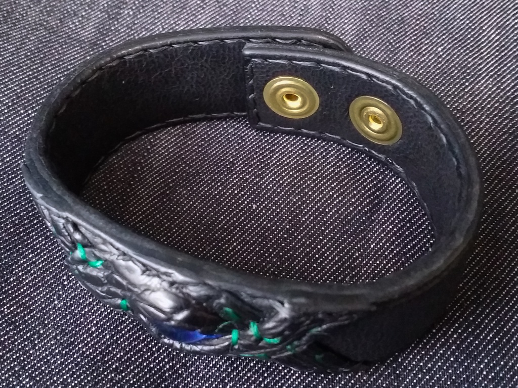 こっちみんなレザーブレスレット 黒鰐