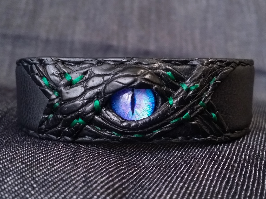 こっちみんなレザーブレスレット 黒鰐