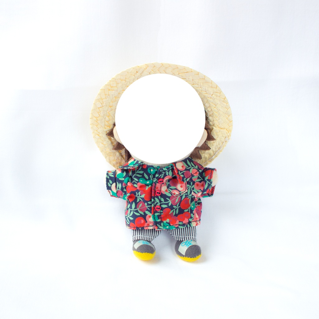 夏の花柄シャツ