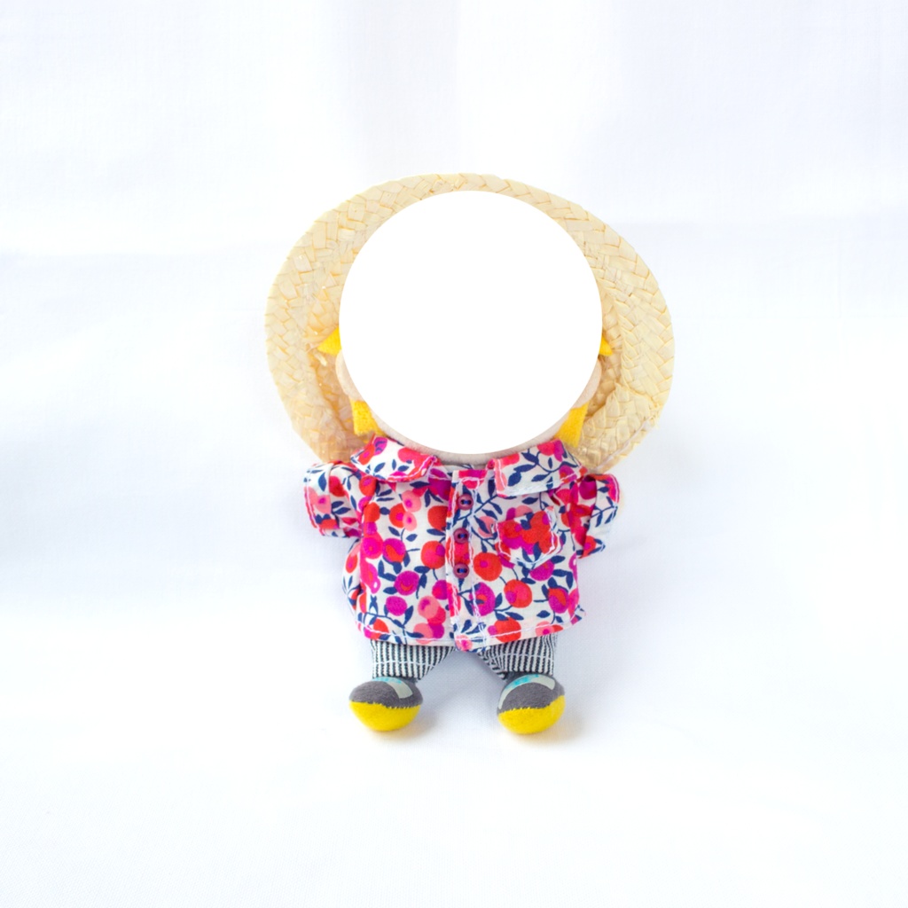 夏の花柄シャツ