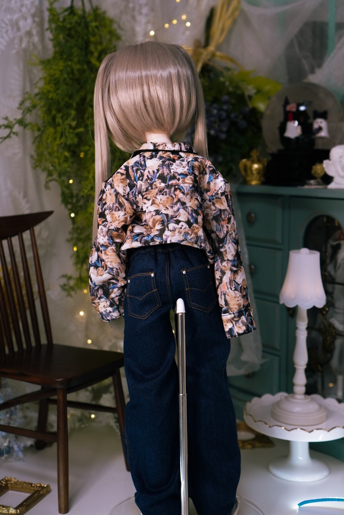 【MDD衣装】AM1:00に海岸線にて。