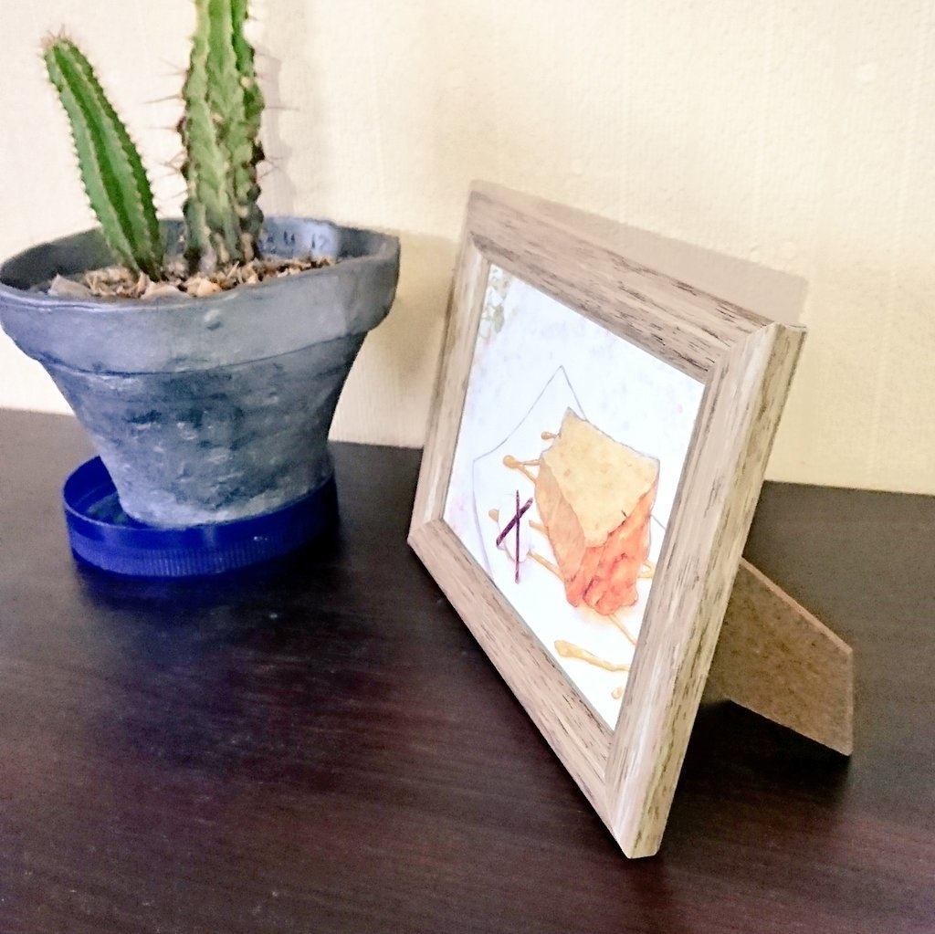 紅茶のシフォンケーキの額入りイラスト