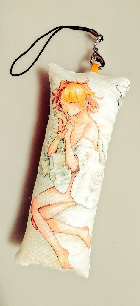 陏くん抱き枕風ストラップ & ポストカード