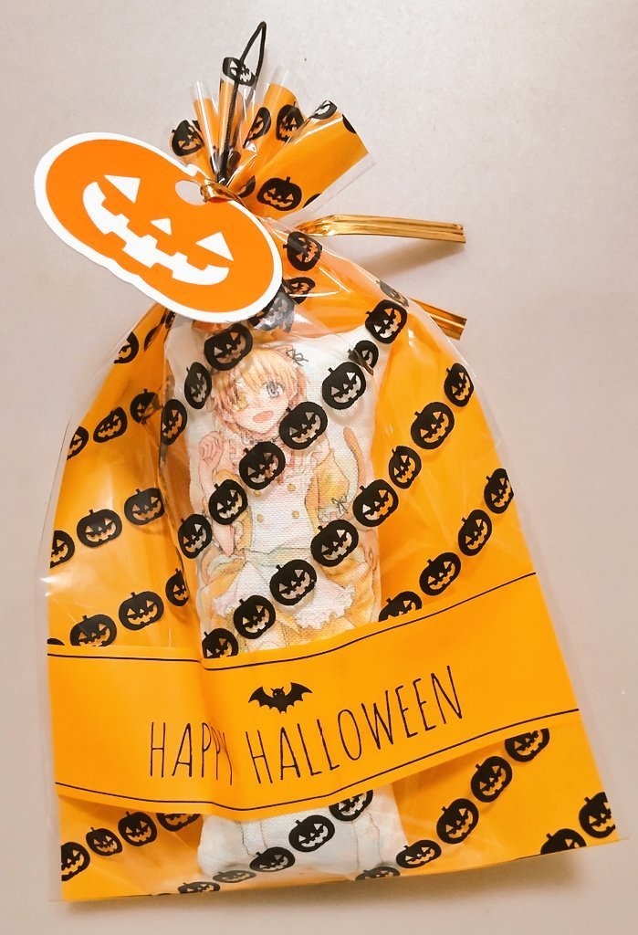 陏くん抱き枕風ストラップ & ポストカード