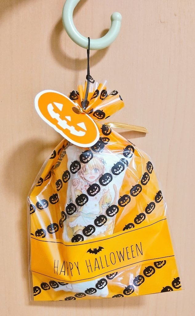 陏くん抱き枕風ストラップ & ポストカード