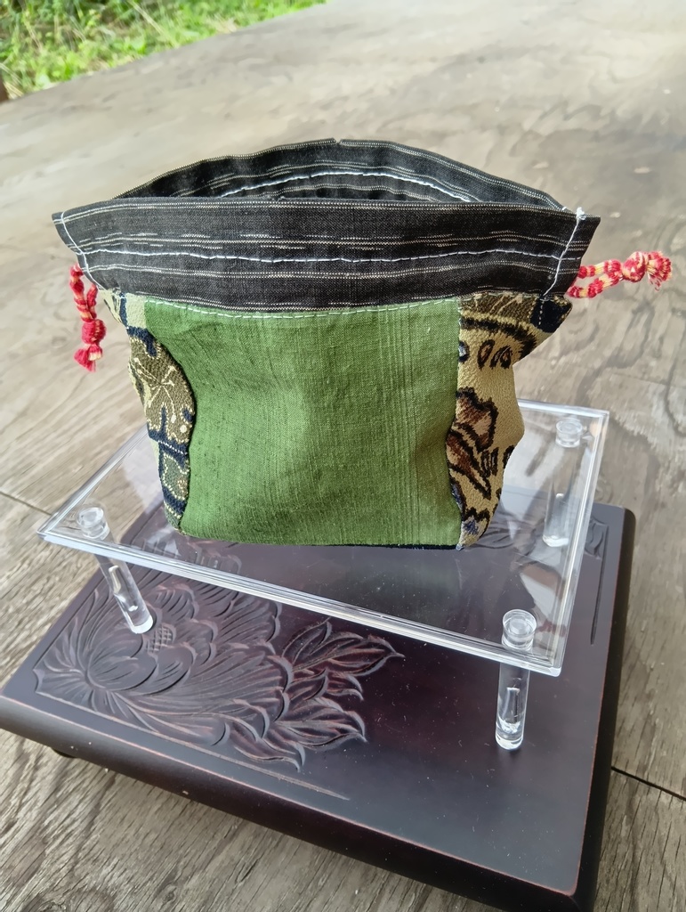 結城紬生地の巾着袋