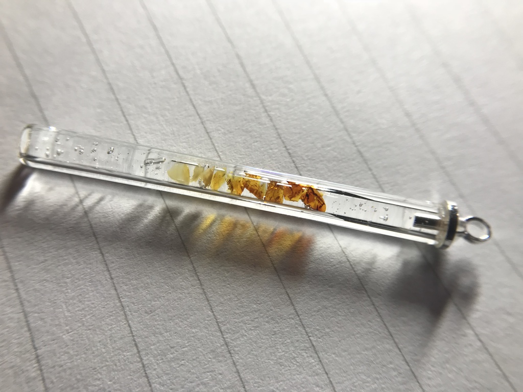【レビュー用試作品】琥珀入り試験管