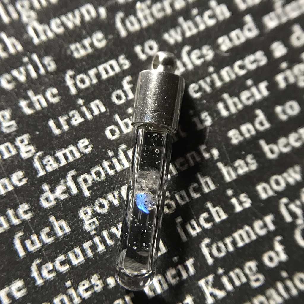 【レビュー用試作品】ラブラドライト入り試験管(小)