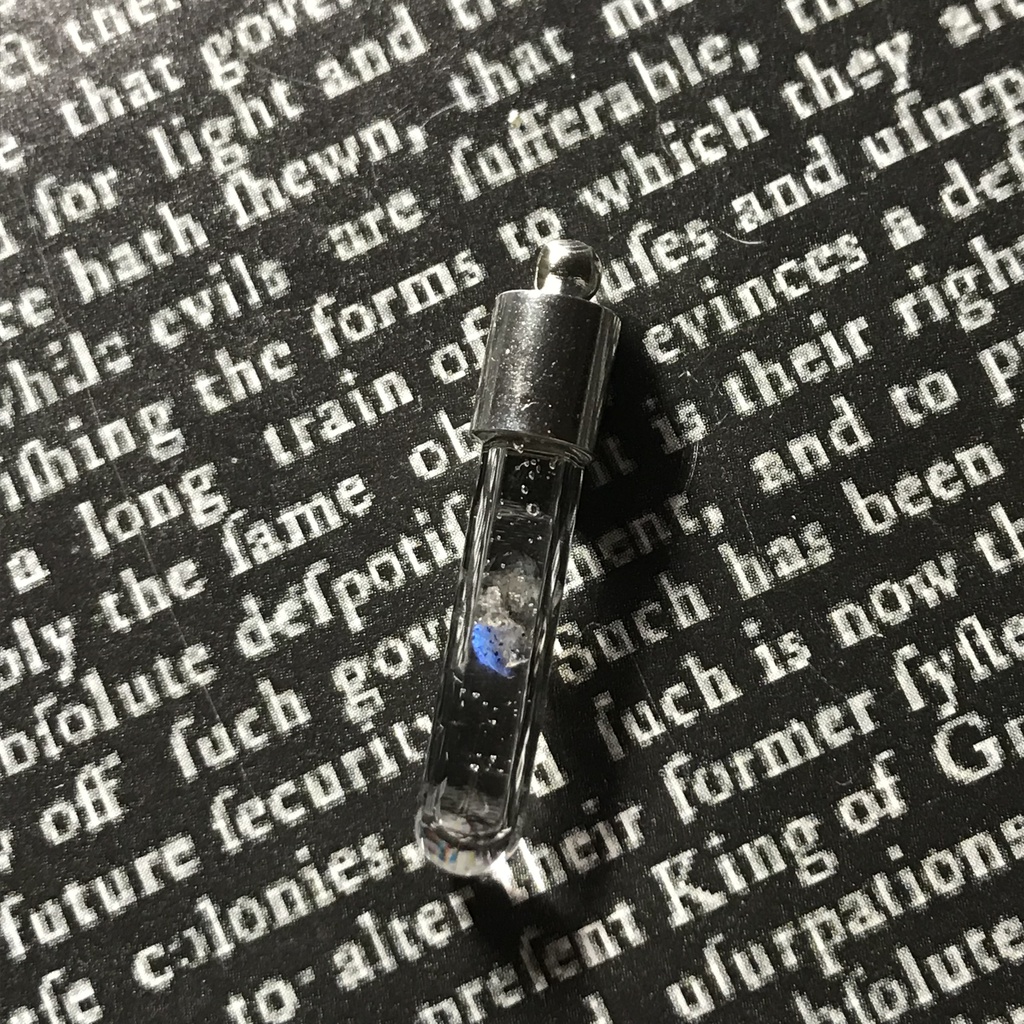 【レビュー用試作品】ラブラドライト入り試験管(小)