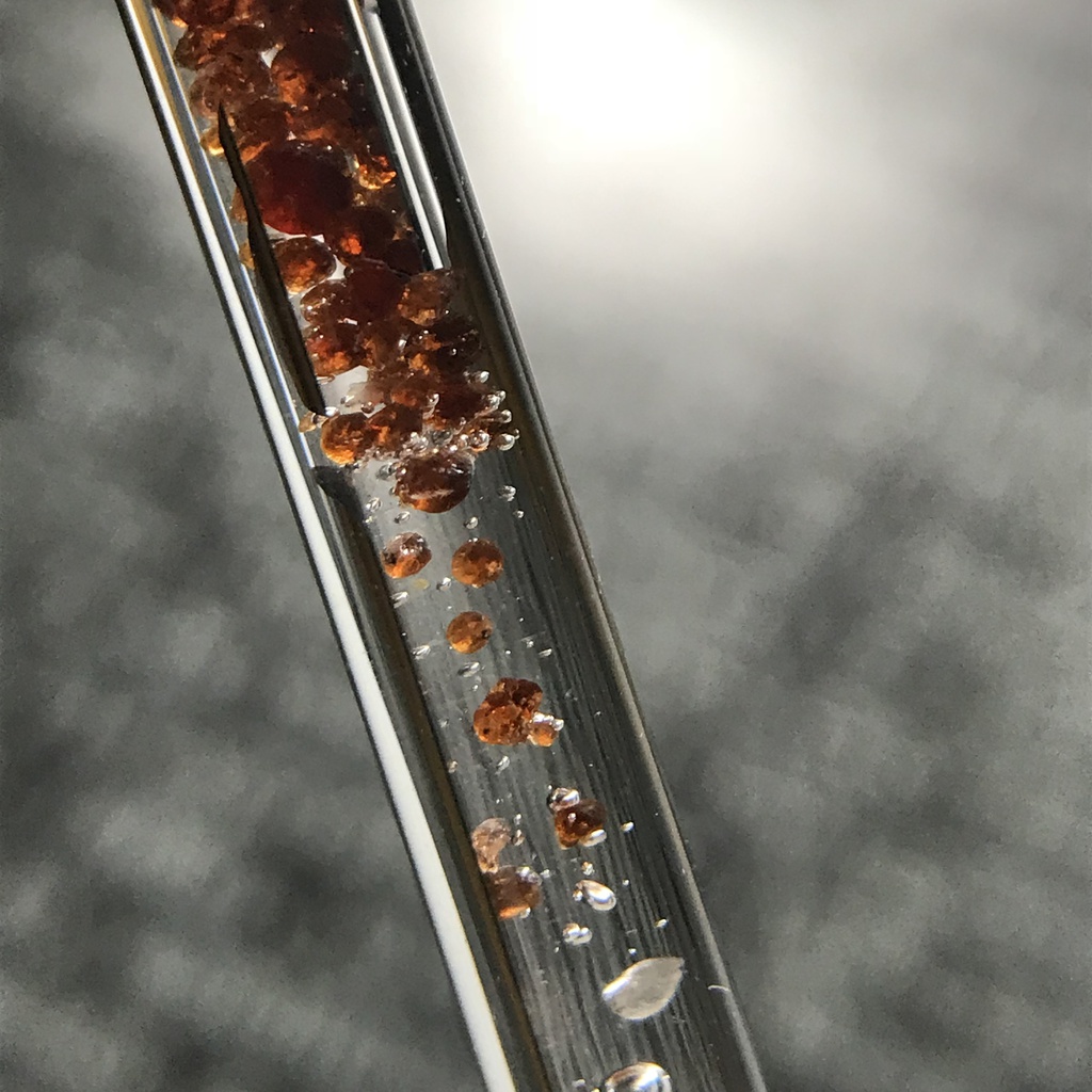 【レビュー用試作品】アルマンディンガーネット入り試験管A