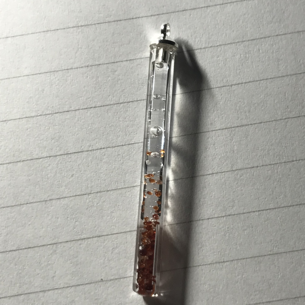 【レビュー用試作品】アルマンディンガーネット入り試験管A