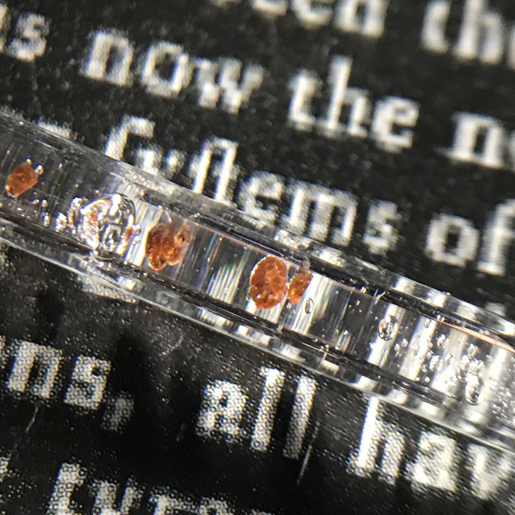 【レビュー用試作品】アルマンディンガーネット入り試験管B