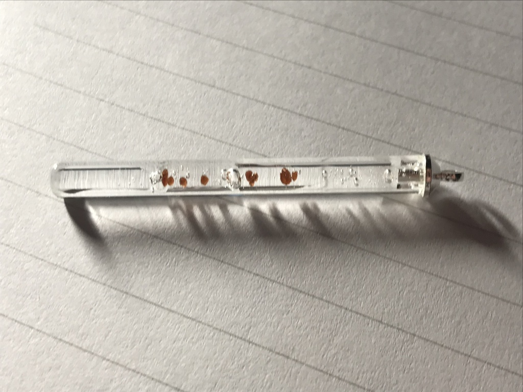 【レビュー用試作品】アルマンディンガーネット入り試験管B