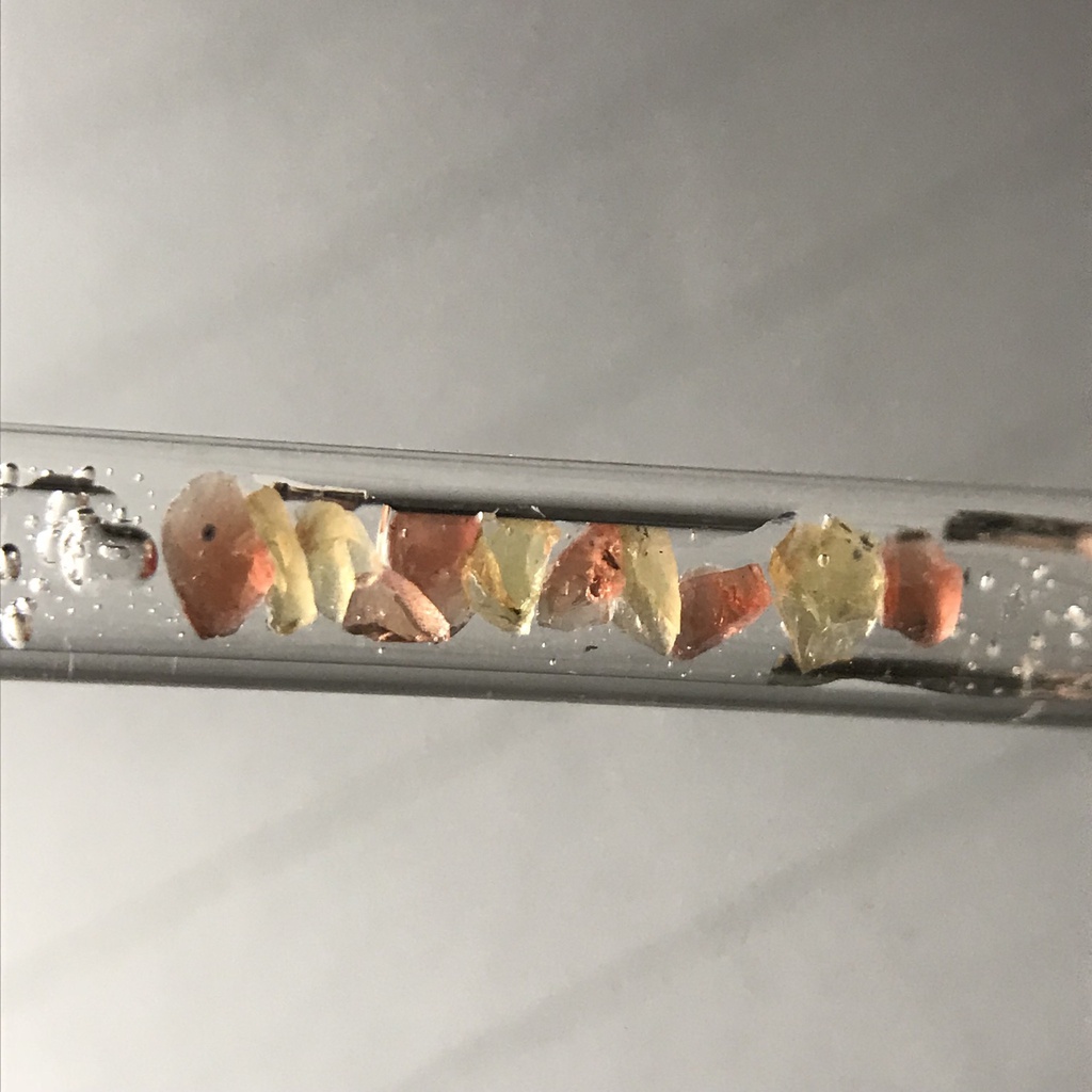 【レビュー用試作品】サファイア入り試験管B