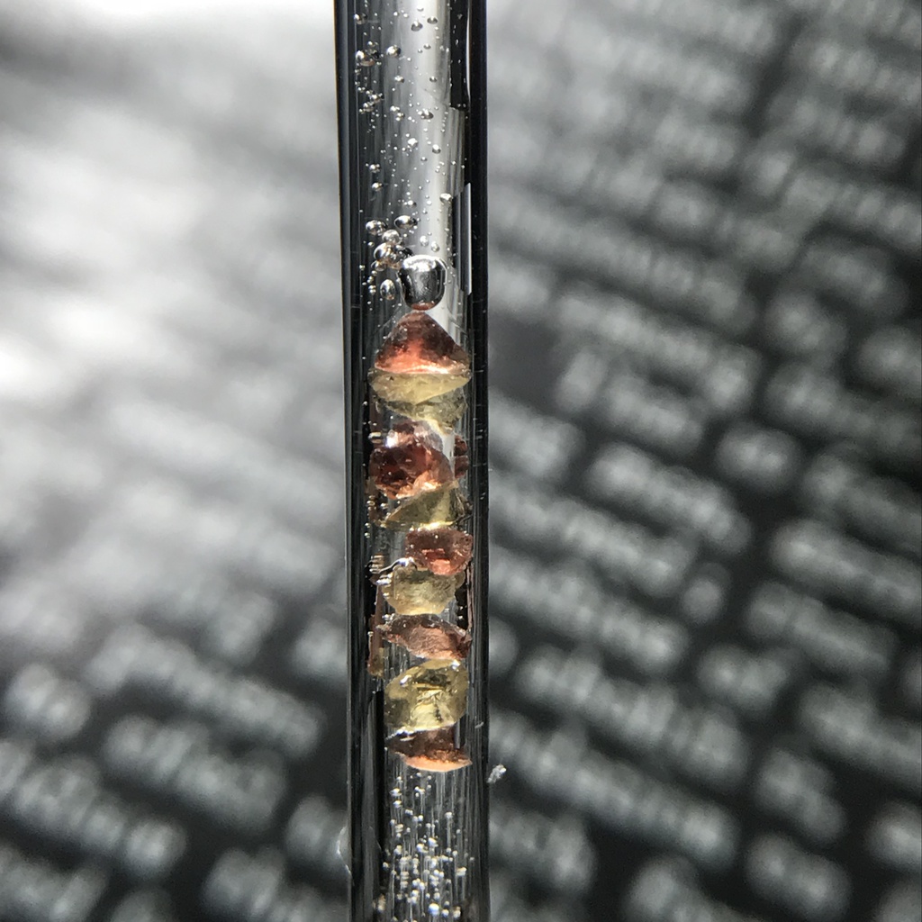 【レビュー用試作品】サファイア入り試験管B