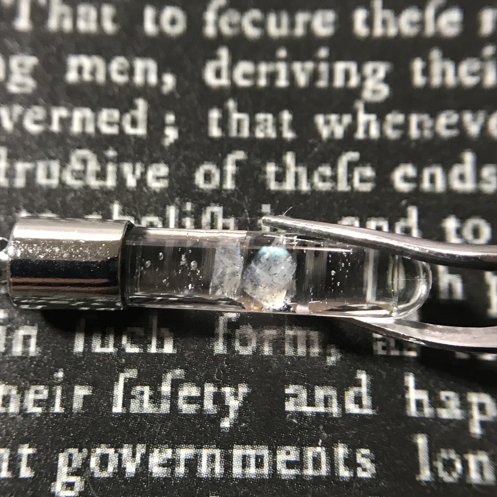 【レビュー用試作品】ラブラドライト入り試験管(小)B