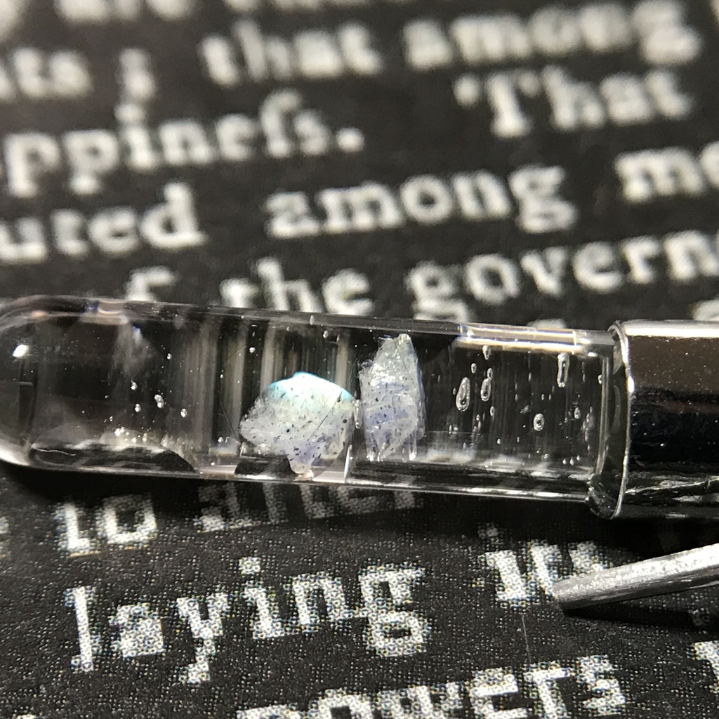 【レビュー用試作品】ラブラドライト入り試験管(小)B