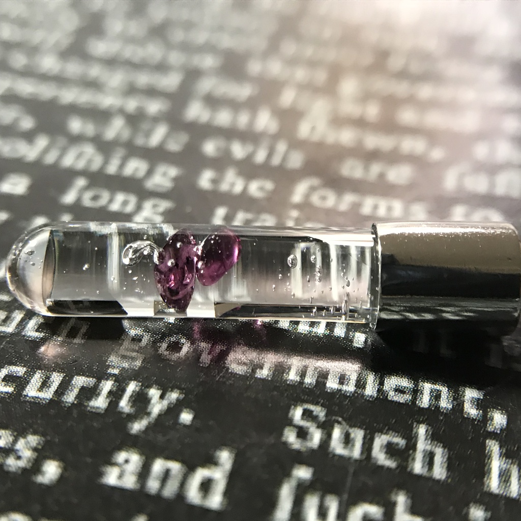 【レビュー用試作品】ロードライトガーネット入り試験管(小)