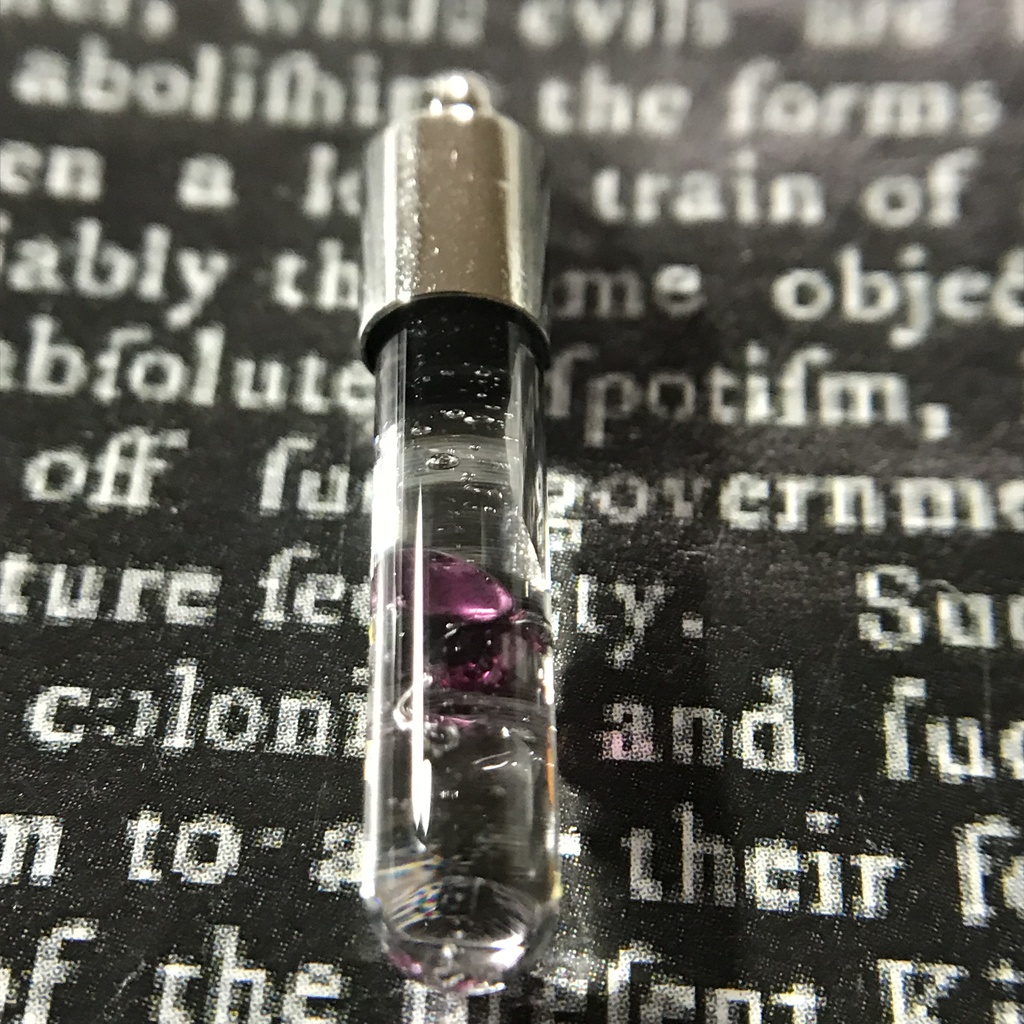 【レビュー用試作品】ロードライトガーネット入り試験管(小)