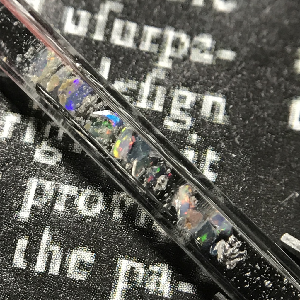 【レビュー用試作品】(訳あり)オパール入り試験管D