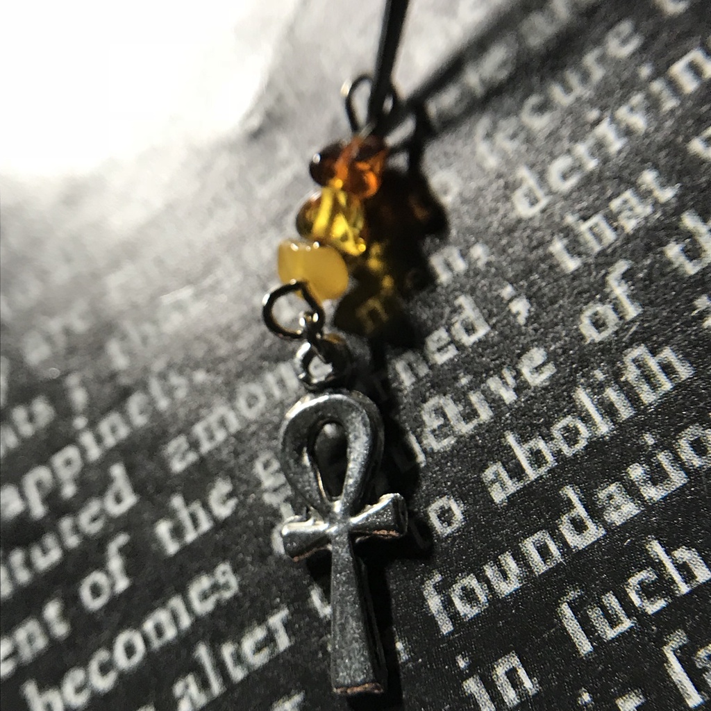 【試作品】琥珀とアンクのチャーム