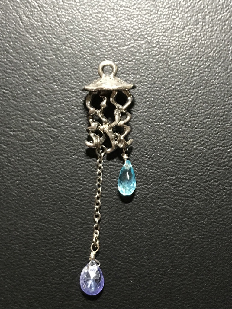 【試作品】タンザナイトとアパタイトとクラゲのチャーム