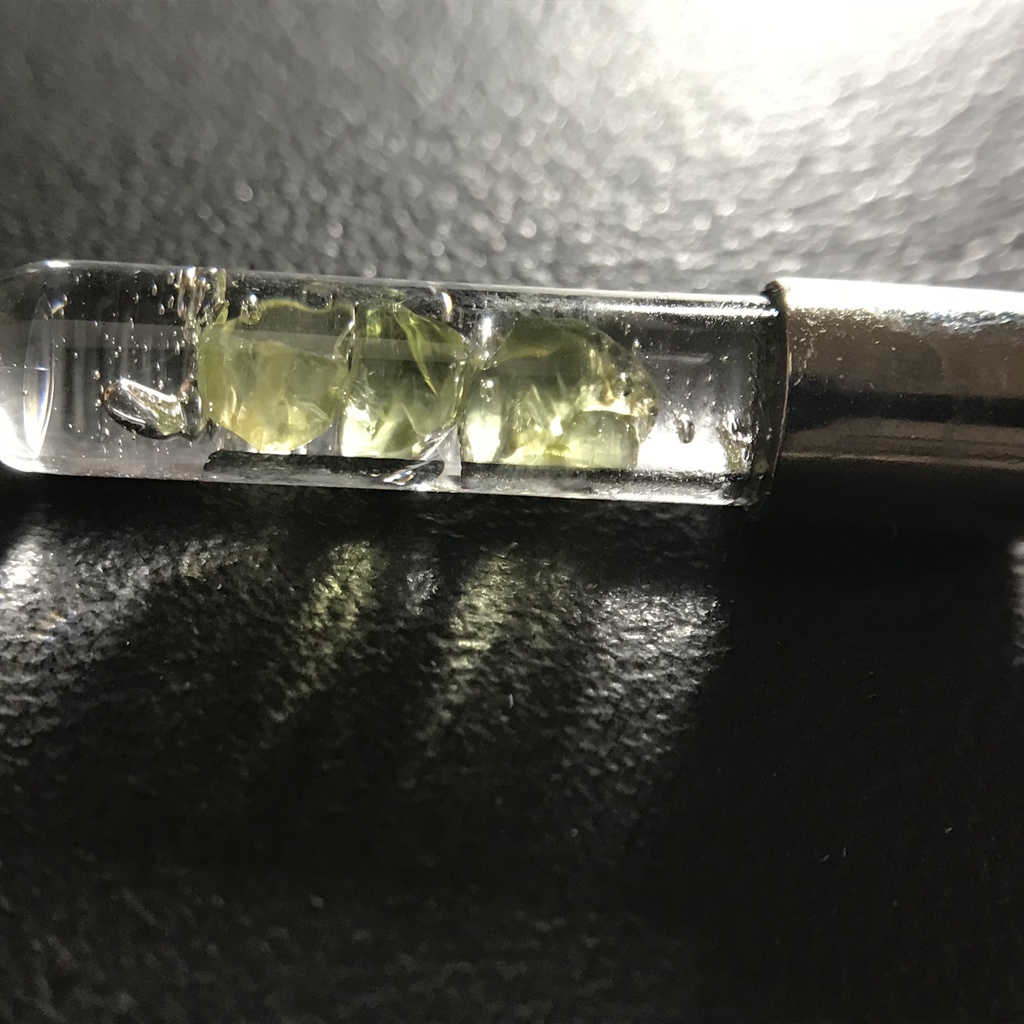 【レビュー用試作品】ペリドット入り試験管(小)