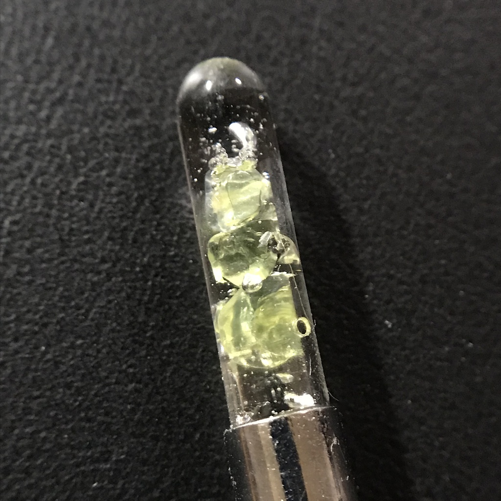 【レビュー用試作品】ペリドット入り試験管(小)