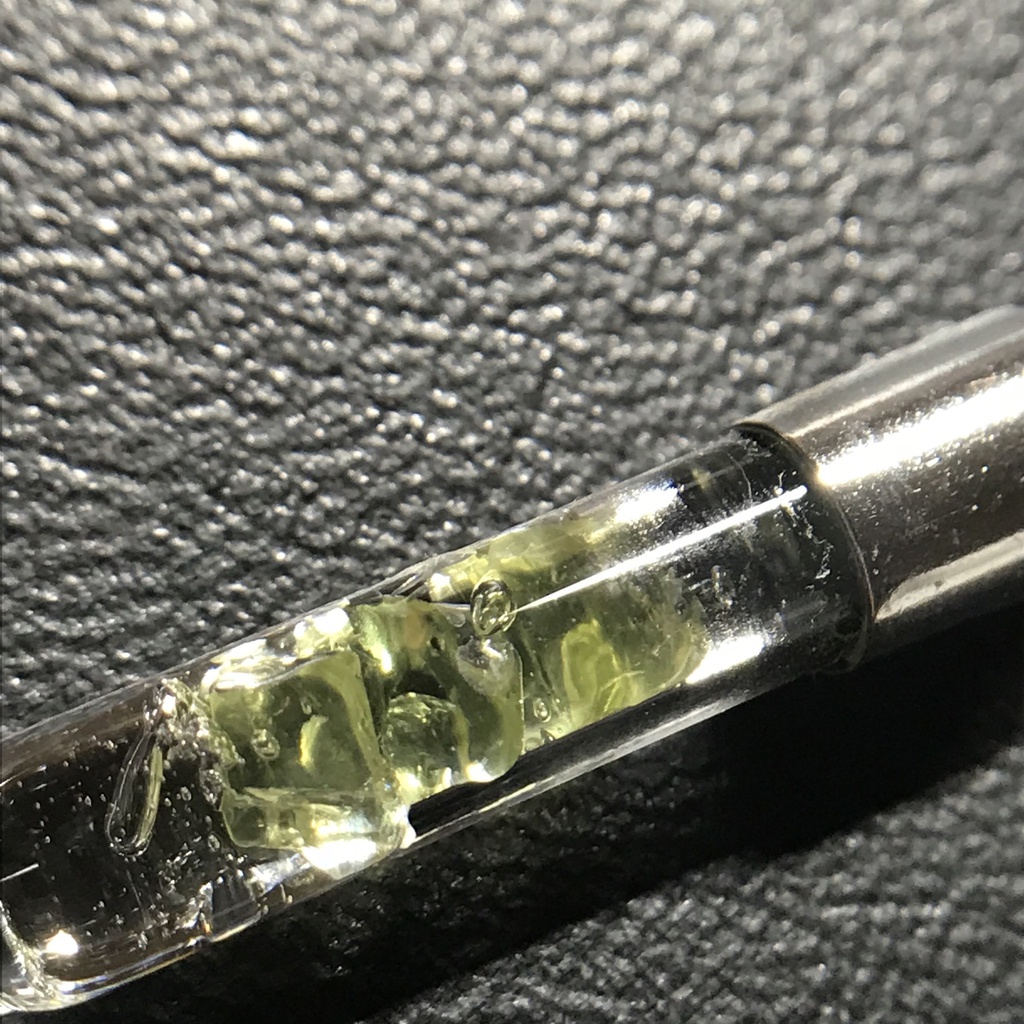 【レビュー用試作品】ペリドット入り試験管(小)