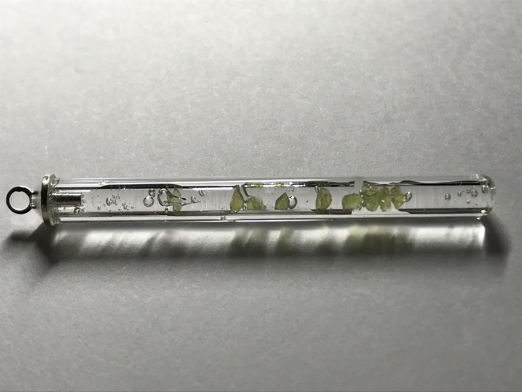 【レビュー用試作品】ベスブ石(ベスビアナイト)入り試験管