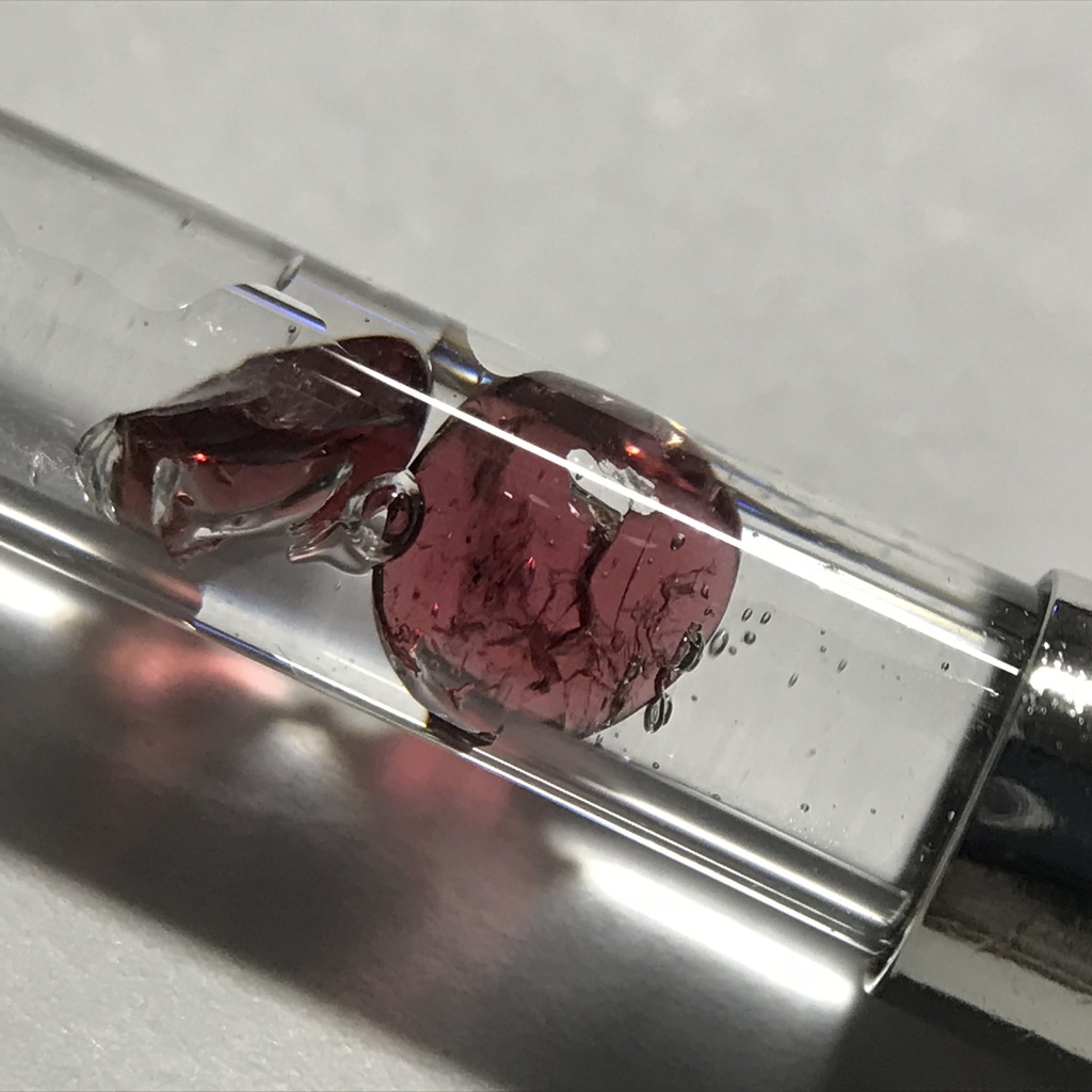 【レビュー用試作品】ガーネット入り試験管(小)B