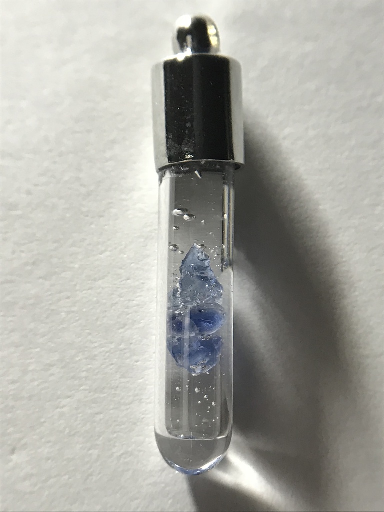 【レビュー用試作品】【レビュー用試作品】(訳あり)サファイア入り試験管(小)