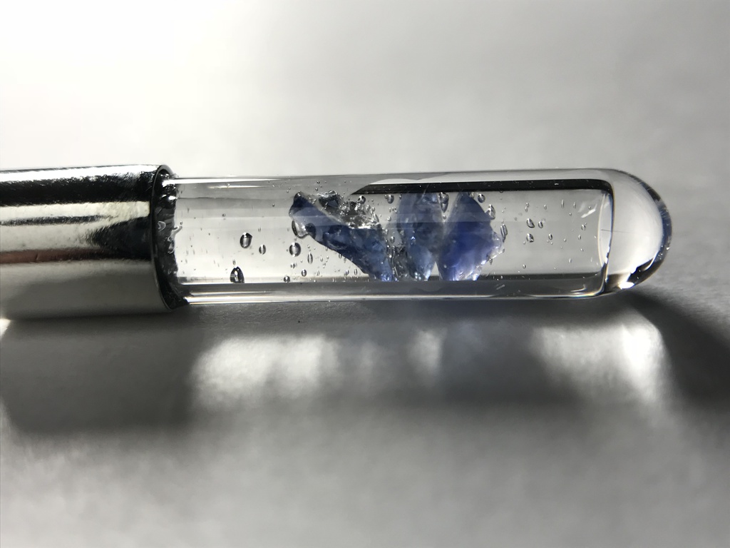 【レビュー用試作品】【レビュー用試作品】(訳あり)サファイア入り試験管(小)