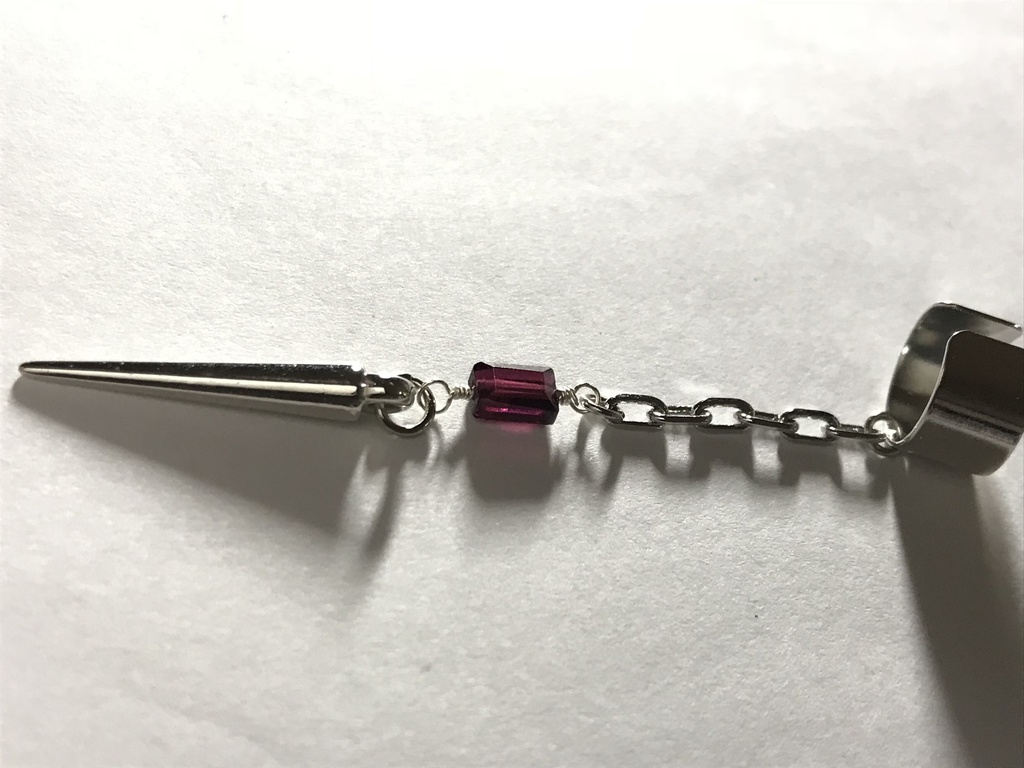 【試作品】ガーネットと鎖とニードルのイヤーカフ