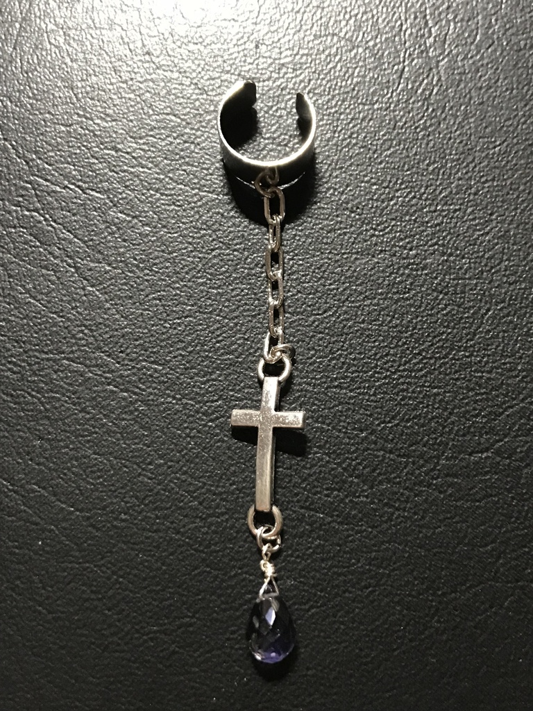 アイオライトと鎖とクロスのイヤーカフ