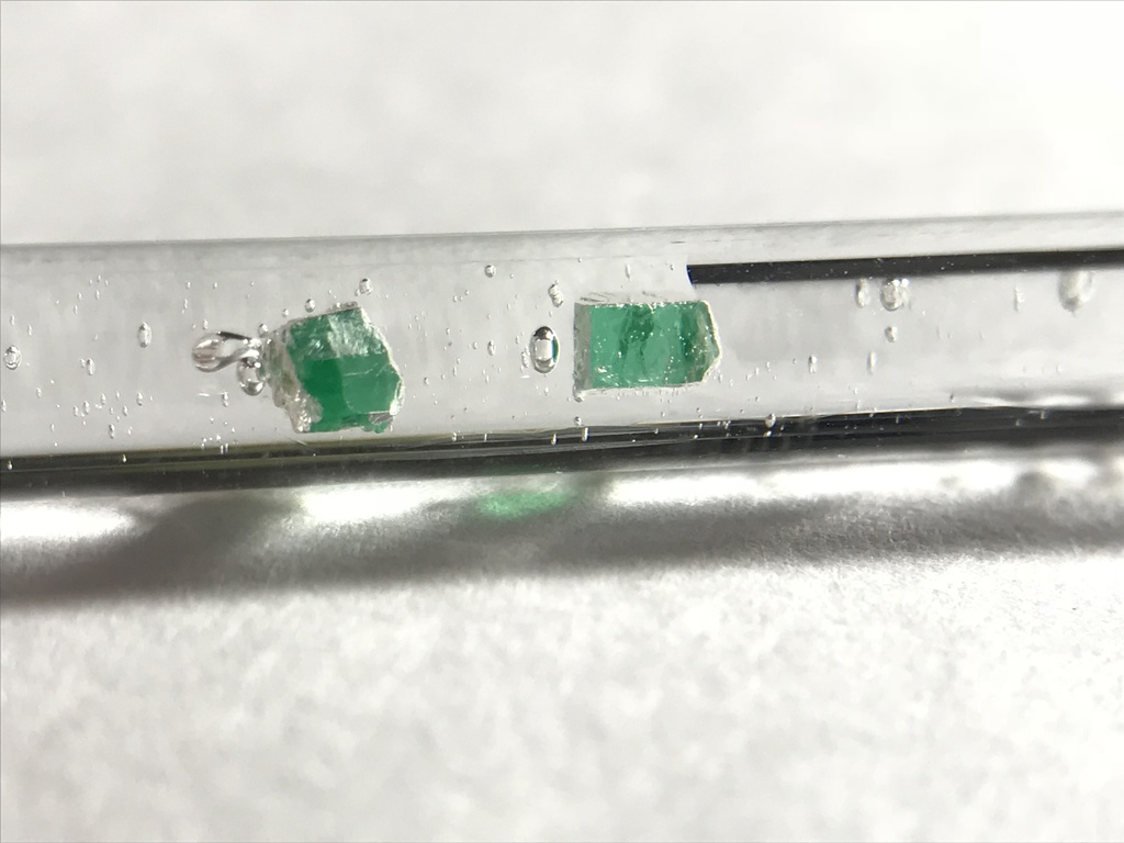 【レビュー用試作品】エメラルド入り試験管