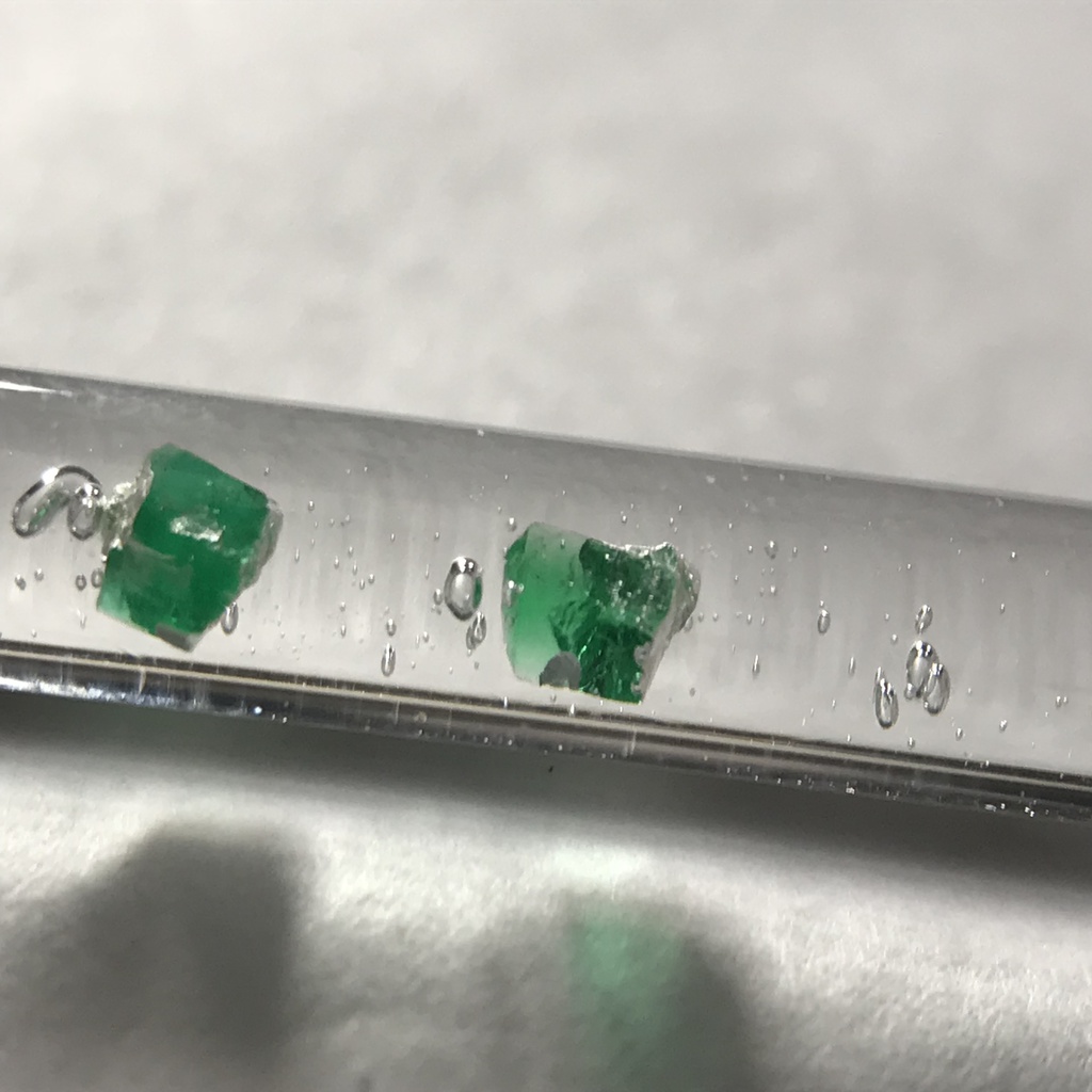 【レビュー用試作品】エメラルド入り試験管