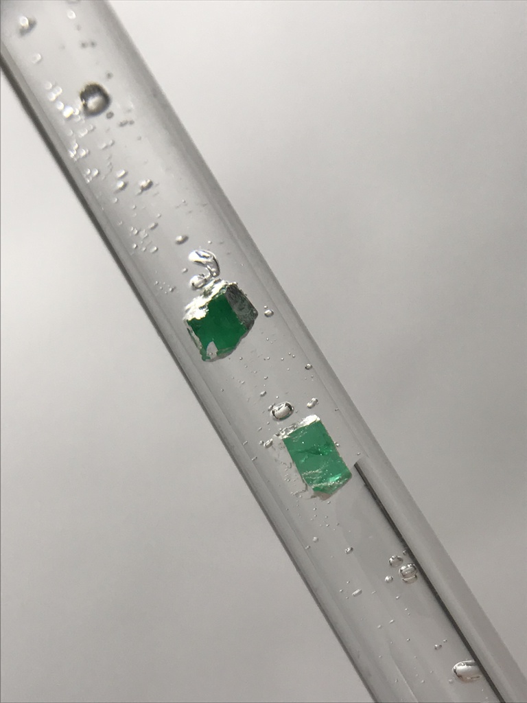 【レビュー用試作品】エメラルド入り試験管