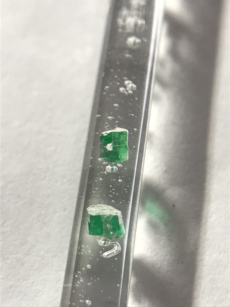 【レビュー用試作品】エメラルド入り試験管